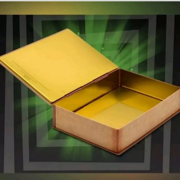 AMC Beetlejuice - The Handbook Popcorn Bucket & Tumbler W/Sandstorm Topper - Picture 5 of 6